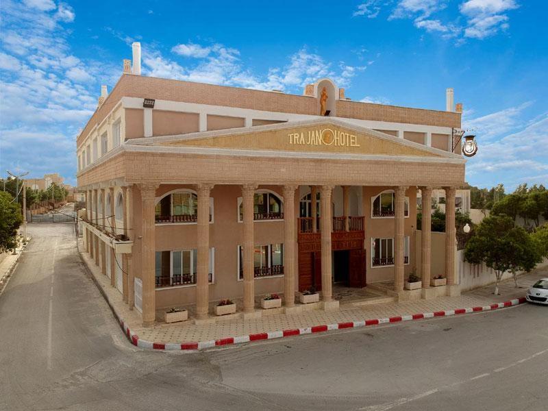 Trajan Hotel Timgad エクステリア 写真