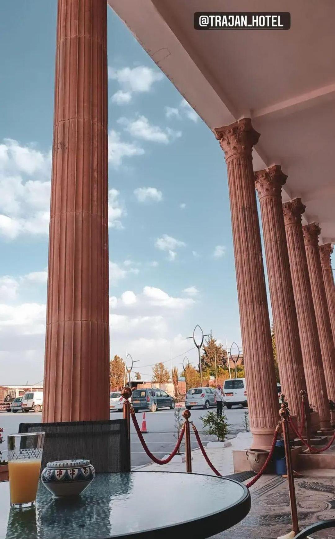 Trajan Hotel Timgad エクステリア 写真